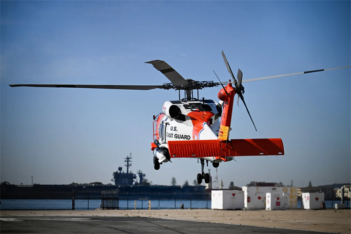 Lực lượng Tuần duyên Mỹ (USCG) tại Trạm Bảo vệ bờ biển San Diego vào ngày 16/10/2026 tại San Diego. (Nguồn: AP/Denis Poroy qua People)