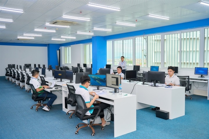 Các thí sinh của nghề thi Lặn thi công, Quản trị và bảo mật hệ thống mạng công nghệ thông tin và Tự động hóa. Nguồn ảnh PETROVIETNAM