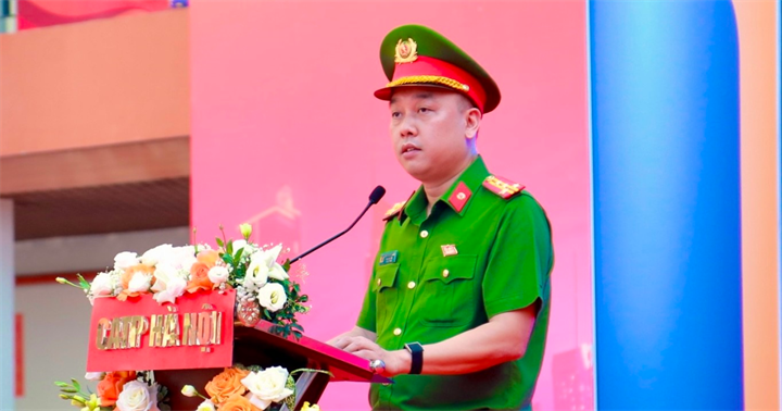 Đại tá Nguyễn Đức Long, Phó Giám đốc Công an thành phố Hà Nội phát biểu tại chương trình. (Ảnh: Công an Hà Nội)