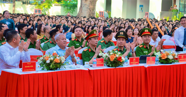 Các đại biểu tham dự chương trình (Ảnh: Công an Hà Nội)