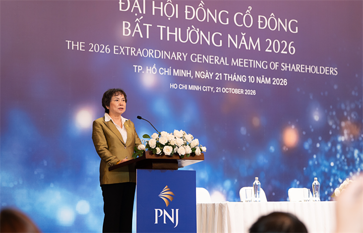 Chủ tịch PNJ chia sẻ tại đại hội sáng ngày 21/10. Ảnh: Tấn Kiệt