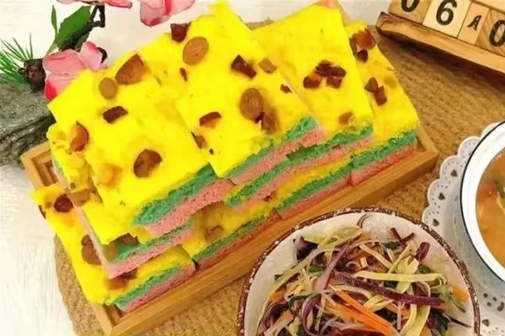 Sơn được trộn vào thực phẩm, giúp món ăn nhìn bắt mắt, lên ảnh đẹp hơn. Ảnh: Red Note