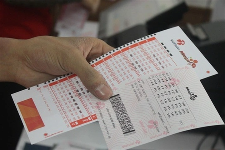 Vé số Vietlott (Ảnh: Mỹ Tâm).