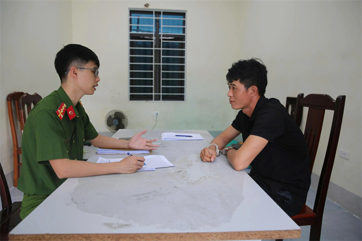 Đối tượng Nguyễn Đình An tại cơ quan Công an. Ảnh: Cổng TTĐT Công an tỉnh Nghệ An