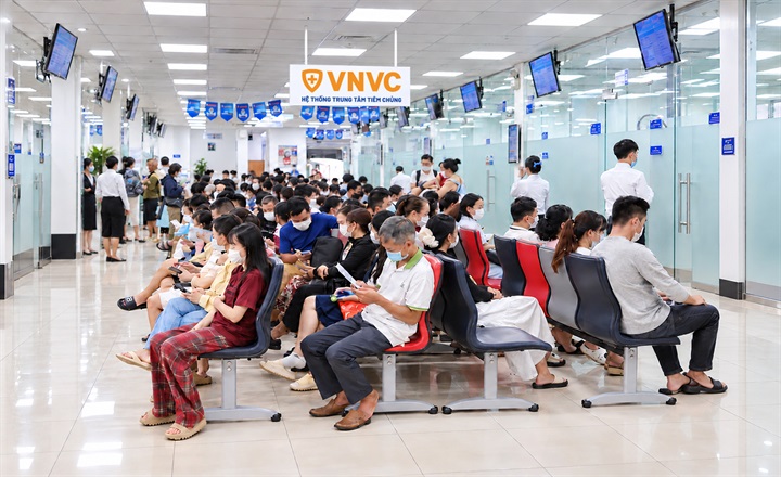 Nhu cầu tiêm vắc xin não mô cầu tăng gấp 3 lần. Ảnh: VNVC