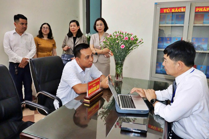 Theo luật gia Nguyễn Quang Chiến, giúp người dân giải quyết một vụ việc là cần thiết, nhưng giúp họ tránh lặp lại sai lầm, biết tìm đến pháp luật trước còn có ý nghĩa lâu dài hơn.