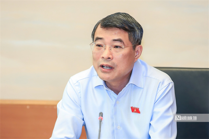 Thủ tướng Chính phủ Lê Minh Hưng phát biểu tại tổ chiều 23/10 (Ảnh: Hữu Thắng).