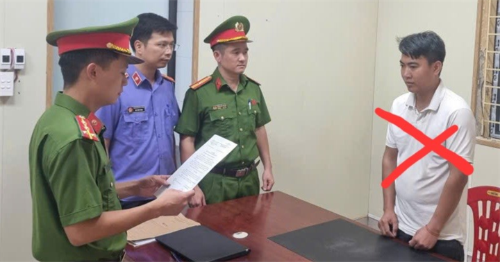 Lý Văn Cương tại cơ quan công an.