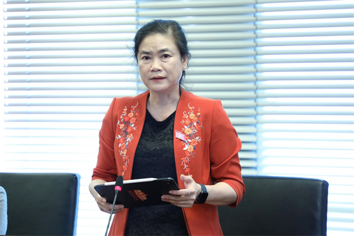 Đại biểu Đỗ Thị Thu Thảo cho rằng cần kiểm soát rủi ro, trách nhiệm giải trình, công khai thông tin và bảo vệ quyền lợi của cộng đồng. (Ảnh: QH)