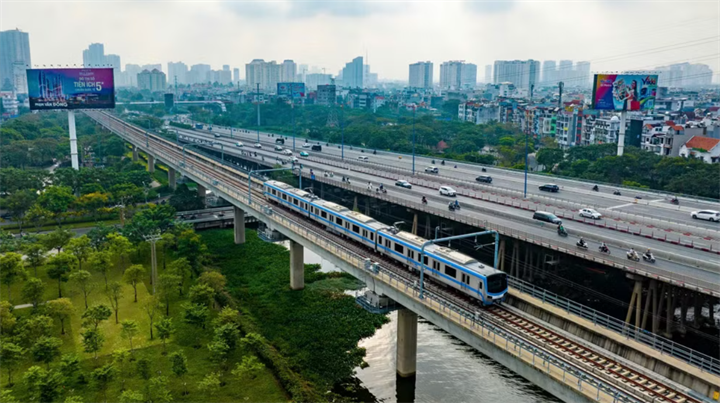 Năm 2027, chi cho đầu tư phát triển tiếp tục là một trong những ưu tiên của kế hoạch dự toán Ngân sách Nhà nước. (Ảnh minh họa: THÀNH ĐẠT/Nhân dân)