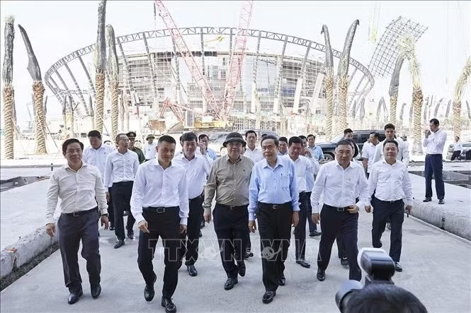 Chủ tịch Quốc hội Trần Thanh Mẫn cùng Đoàn công tác đến kiểm tra Dự án Trung tâm Hội nghị APEC. Ảnh: Doãn Tấn/TTXVN