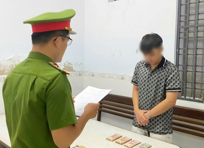 Công an Đà Nẵng bắt tạm giam thiếu niên trộm 133 triệu đồng trong ôtô quên khóa cửa. Ảnh: Công an Đà Nẵng