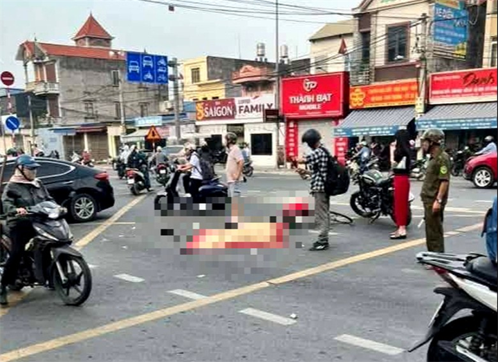 Hiện trường vụ tai nạn thương tâm khiến nữ sinh tử vong. Ảnh: Báo Xây dựng