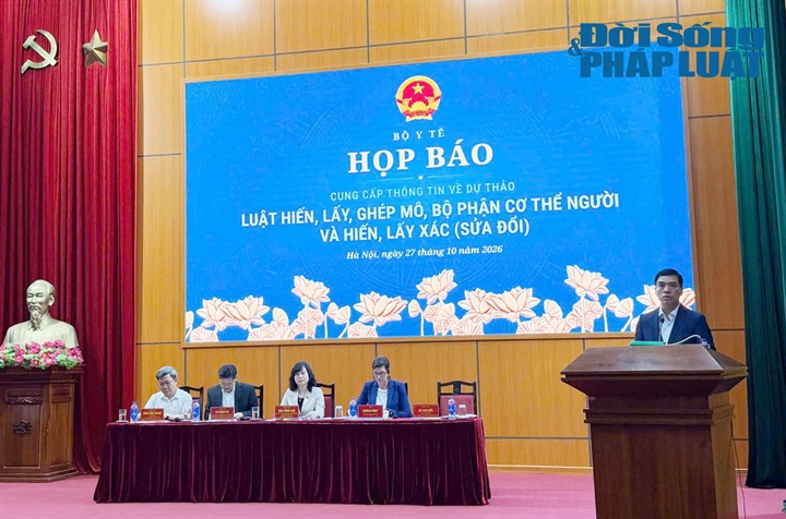 Toàn cảnh họp báo chiều 27/10. Ảnh: Lê Liên