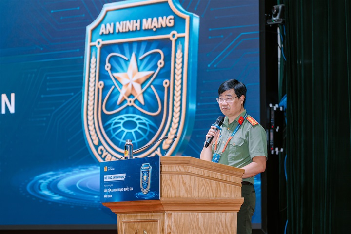 Đại tá Nguyễn Hồng Quân, Phó Cục trưởng Cục An ninh mạng phát biểu. (Ảnh: NCA)