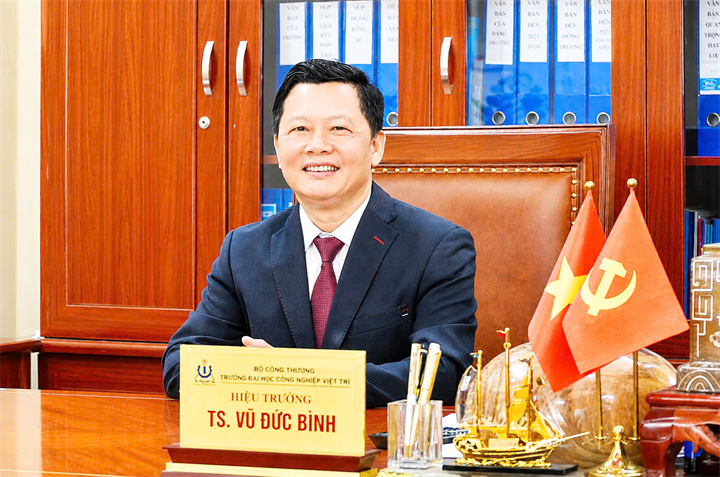 TS. Vũ Đức Bình, Hiệu trưởng Trường Đại học Công nghiệp Việt Trì (Ảnh: NVCC).