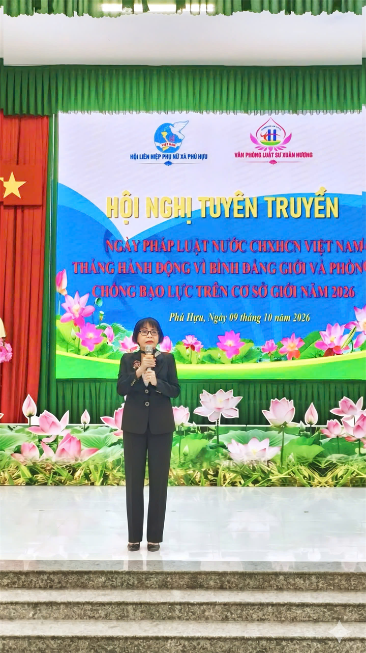 Luật gia Hồ Thị Xuân Hương phát biểu tại Hội nghị tuyên truyền về bình đẳng giới.