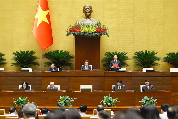 Phó Chủ tịch Quốc hội Nguyễn Khắc Định phát biểu trong phiên họp ngày 27/10/2026. Ảnh: Doãn Tấn/TTXVN