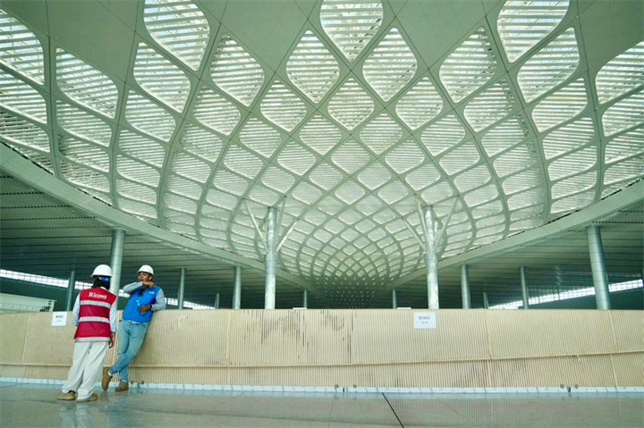 Diện mạo khu vực bên trong trung tâm nhà ga hành khách sân bay Long Thành. Ảnh: Báo Xây dựng.