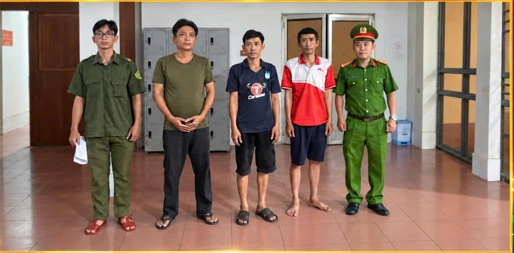 3 người bị bắt khẩn cấp vì đánh nhau khi xảy ra mâu thuẫn trong lúc tham gia giao thông. Ảnh: Dân Việt