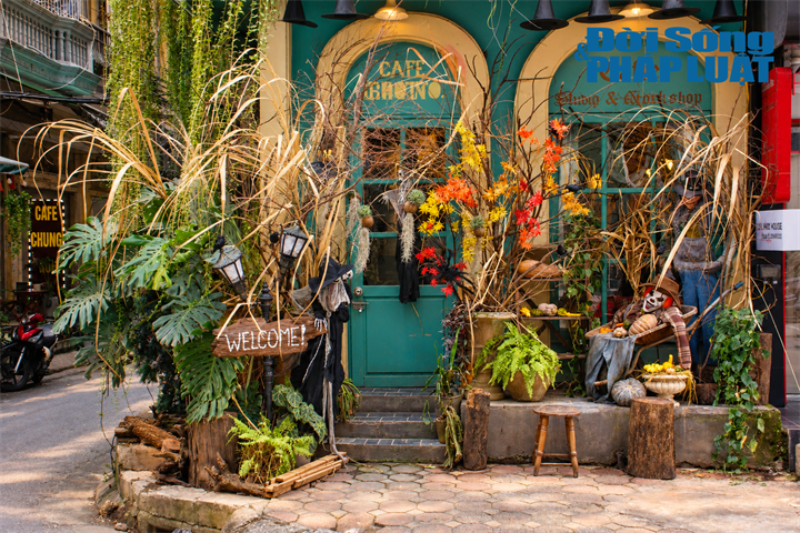 Quán Grotto Cafe & Workshop trên đường Nguyễn Chí Thanh.