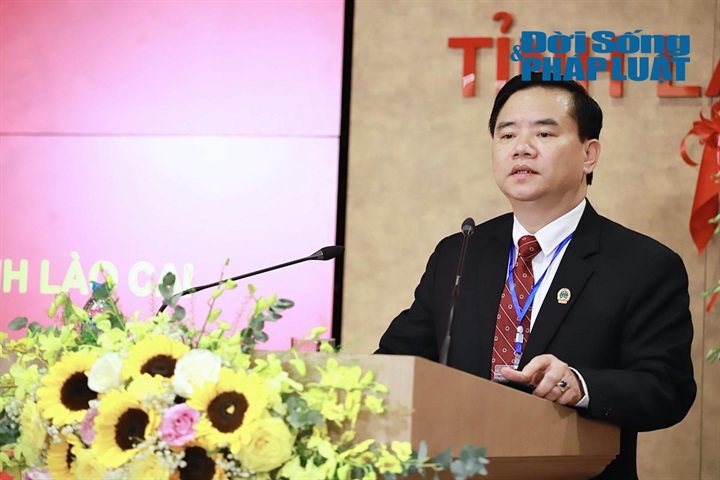 Các đại biểu trình bày tham luận tại Đại hội