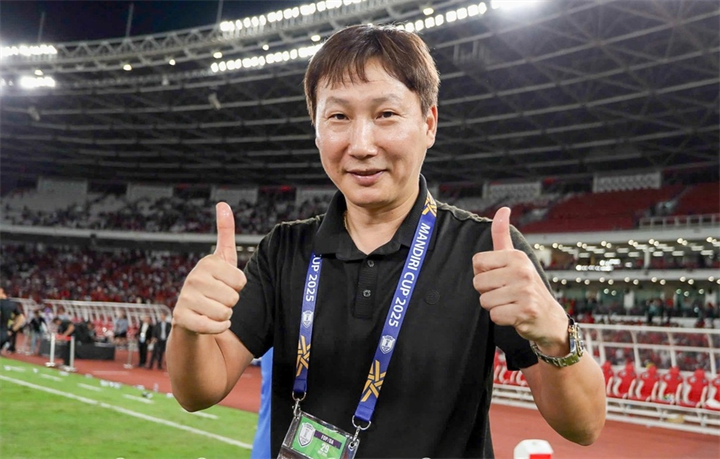 HLV Kim Sang Sik. Ảnh: VFF