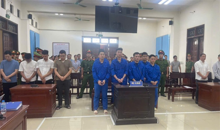 Các bị cáo tại phiên tòa xét xử. Ảnh: Báo Xây dựng