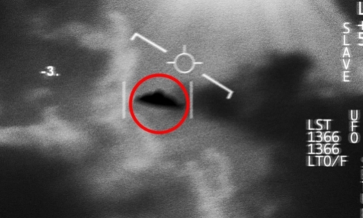 Mỹ sắp giải mật hồ sơ liên quan UFO, lời tiên tri của bà Vanga bất ngờ thành tâm điểm chú ý