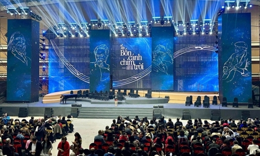 Từ vụ hủy show 