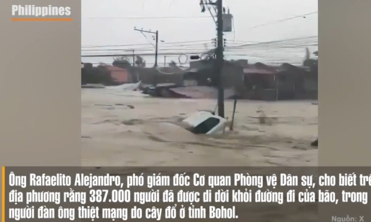 Clip: Cận cảnh sức tàn phá khủng khiếp của bão Kalmaegi khi đổ bộ Philippines